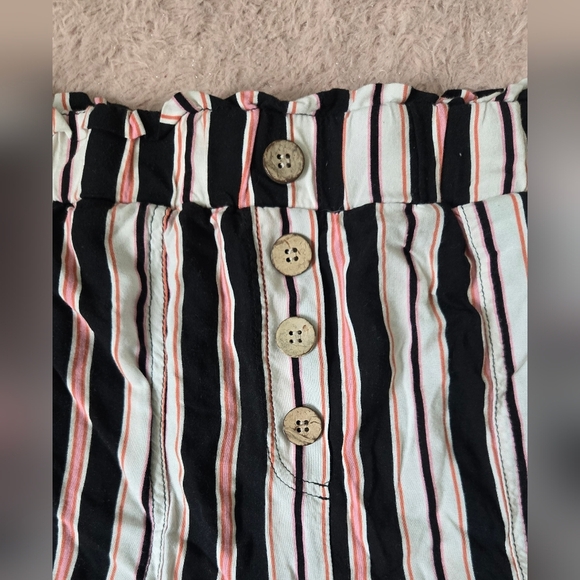*3/$15 Joe Benbasset Black, White, and Pink Striped High Waist Shorts - Picture 2 of 5